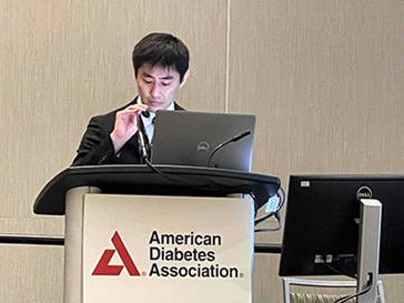 仲先生発表の様子 仲先生発表の様子